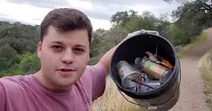 Young Man Spends Over 1,000 Days Cleaning Trash in Local Parks