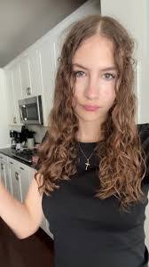 Lea Mullins's Instagram, Twitter & Facebook