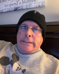 What is a normal head temperature for an M8 bike at high speeds?