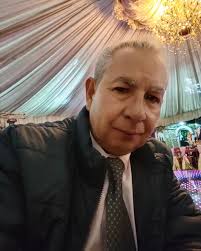 En este día tan especial quiero desearte un feliz cumpleaños, estoy  orgulloso de ti pero sobre todo del gran ser humano que eres y de la  hermosa familia que has formado. Que