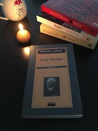 Bu roman halit ziya'nın da belirttiği gibi daha önce kaleme alınmış romanlarından teknik ba kımdan daha üstündür.hakim. Kitap Kurdu Doktorlar Halit Ziya Usakligil Kirik Hayatlar