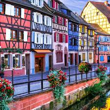Pourquoi Colmar Est La Ville La Plus Accueillante Aufeminin Colmar Tourisme France Alsace Airbnb Beaux Endroits Paysage France Colmar