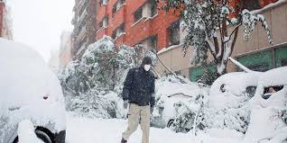 En raison de ces chutes de neige historiques, les plus importantes depuis 1971 en espagne, cinq régions du centre du pays, dont celle de madrid. Pzpusxv5tqsldm