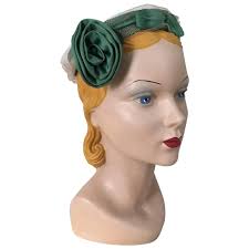 Similar Items to Vintage 1950s American Designer Alfred Weil Bernard Workman  Green Satin Pillbox Hat