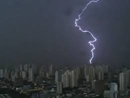 Resultado de imagem para chuva em sp