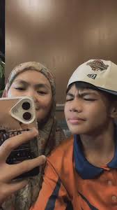 comelnyaa ibu amadd,moga keluarga amad selalu dilindungi oleh Allah da...