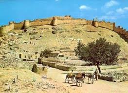 The 10 best attractions near Qale'H-Ye ...