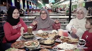 Cuaca dan kondisi di meteoselasa25meidi kuala terengganu. Food Court Selera 7 Malam Makan Malam Best Di Kuala Terengganu Youtube