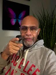 looking for a man who plans memorable dates