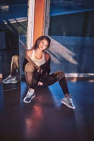 Selena gomez just launched her third collaboration with puma & she looks stunning while showing off her tiny waist in the new campaign! Selena Gomez Looks Fierce With Wet Hair Metallic Eyeshadow In New Puma Campaign Pics Official Fame Magazine