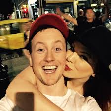 The gates to Arendelle are back open tonight ⛄️❄️💙 #Elsa #Anna #Olaf 📸 @ david.caird @frozenthemusicalau