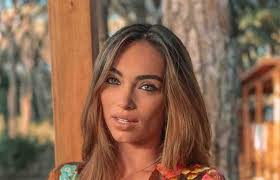 See more of lorella boccia on facebook. Lorella Boccia Nuovo Look Per Il 2021 Frangia E Decollete Esplosivo