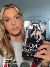 Exploring the Dark Romance of Morally Ambiguous MMCs