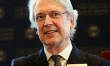 US senator invokes website-hacking trial in call for Murdoch inquiry