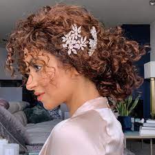 Pin By Sarah Angius On Sarah Angius Curly Hair Styles Medium Hair Styles Wedding Hairstyles For Medium Hair