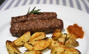 Rezept Fur Kroatische Cevapcici Hackfleischrollchen Nach Kroatischer Art Kulinarische Reise Um Die Welt Rezepte Kulinarisch Chevapcici Rezept