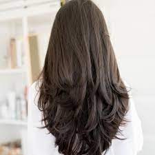 Memiliki gaya rambut layer panjang dapat memperindah bentuk wajah anda. Trend Hits Ini 8 Model Rambut Layer Yang Wajib Kamu Coba Everbest Shoes