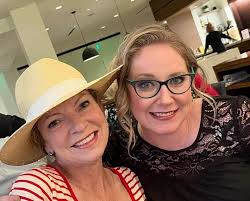 Christine Cornwell (@TineCornwell)