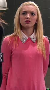 Emily jean emma stone was born on november 6, 1988 in scottsdale, arizona to krista jean stone (née yeager), a homemaker & jeffrey charles jeff stone, a contracting company founder and ceo. Pin By Glambition On Peyton List Emma Ross From Jessie Style Emma Ross Peyton List Jessie Disney Inspired Fashion