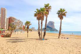 Da das meer hier vor dem dorf unstad knapp einen halben kilometer tief ist, können sich die wellen ungehindert aufbauen. Urlaub An Der Costa Blanca In Spanien Placesofjuma