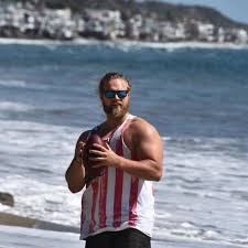 See more ideas about long hair styles men, long hair styles, lokken. Lasse Matberg El Oficial De Marina De Noruega Que Triunfa Como Vikingo En Instagram Norwegian Men Long Hair Styles Men Men