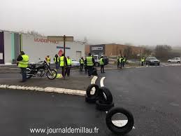 66,144 likes · 36 talking about this. Millau Les Gilets Jaunes En Action Ce Samedi 24 Novembre Journal De Millau