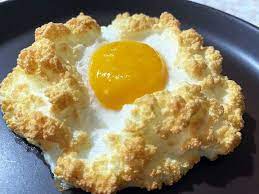 Scopriamo allora com'è nato questo trend e la ricetta per cucinare le uova in questo modo. Nuvole Di Uova I Templari Del Gusto