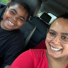 ISO someone who can take kindergarten graduation pictures?