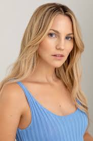 Laura Flannery's Instagram, Twitter & Facebook