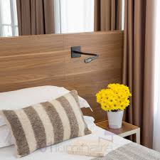 Vous l'avez certainement déjà compris, la pièce de prédilection de ce type d'applique est la chambre. Liseuse Led Flexible Noir Kos Lighting 400053382