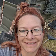 Single mother of 4 seeks immediate income