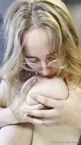 Amelia Wet Angel stimulating leaks that ignite your desires with her uninhibited display