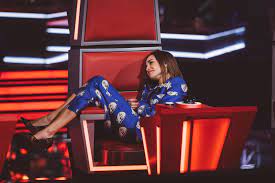 L'émission, présentée par maureen louys, diffusera, dès j. The Voice 2021 Quand Typh Barrow Imite Les Autres Coachs A La Perfection