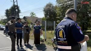 นักศึกษา ขี่จักรยานยนต์กลับจากช่วยงานวันเด็ก เสียหลักชนเสาไฟเสียชีวิต | Khaosod | LINE TODAY