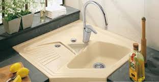 الزاوية المطبخ بالوعة الصورة