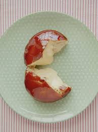 Receita De Donut Com Recheio De Creme Brulee Da Raiza Costa Do Dulce Delight Donut Plates Plated Desserts Desserts