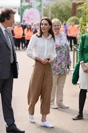 #brfedit #kate middleton #duke of cambridge #duchess of cambridge #prince william. 6 Kate Middleton Approved Fashion Essentials To Rent On A Budget Entertainment Tonight