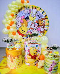 Pooh E Sua Turma Por Claudiacoffeedecor Winnie The Pooh Birthday Baby Birthday Birthday