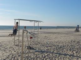 Marbella strand marbella , spanien. Die In Lettland Produzierten Trainingsgerate Am Strand Der Blauen Flagge Von Ventspils Ventspils Lv