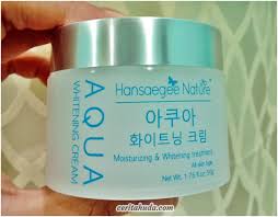 Selain itu lidah buaya juga berkhasiat meningkatkan kelembaban kulit sehingga tidak mudah kering ataupun iritasi. Cara Hilangkan Sunburn Di Muka Dengan Pelembab Moisturizer Water Based Hansaegee Nature