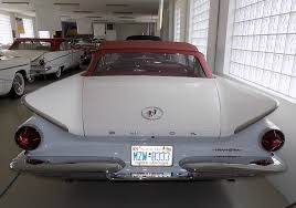 Presented in tampico red with a contrasting white convertible top and a two tone red and white interior, this buick is simply stunning!! Buick Invicta Convertible 1960 Auta5p Id 22949 En