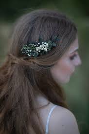 Small Natural Wedding Flowers to Hair