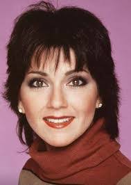 Anne Dewitt's Instagram, Twitter & Facebook