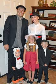 Hoop Hangout Halloween Family Of Five Costumes Mary Poppins Bert Jane Michael Banks Mary Poppins Costume Family Halloween Costumes Family Halloween