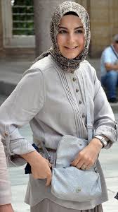 Koronavirüs testi pozitif çıkan ve tedavi sürecini evinde geçiren deva partisi genel başkanı ali babacan, sağlık durumuyla ilgili. Hijab Style Style Inspiration Zeynep Babacan Hijab Fashion Style Inspiration Muslim Fashion