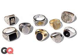 24 Signet Rings That Ll Make You Seem Twice As Interesting Yuzuk Moda Taki Aksesuarlar