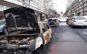 Gennevilliers Qui Met Le Feu Aux Voitures Du Luth Le Parisien
