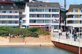haus hanseat hotel helgoland aussen strand hotels apartments auf helgoland