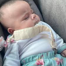 Periodista uruguayo pide ayuda luego de que su hija naciera con una rara  malformación