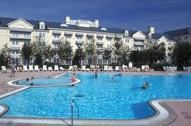 Pin De Mercedes Alcaraz En Disney S Newport Bay Club Clippers Quay Travel Hoteles Disney Hoteles Disney